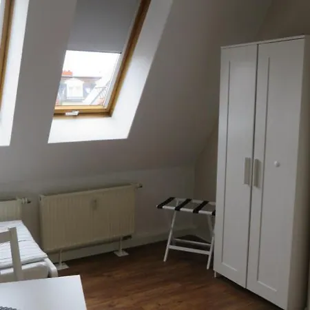 Roth's Monteurs- Und Ferienapartments Apartman *